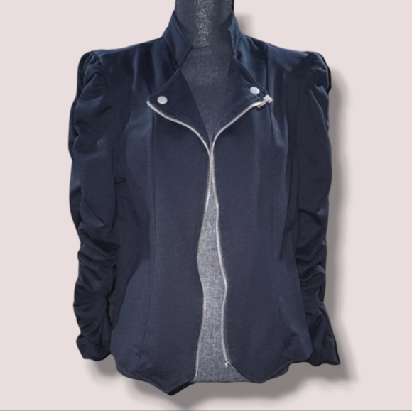 Jaclyn Smith Jackets & Blazers - Jaclyn Smith Rouched Sleeve Jacket in Black